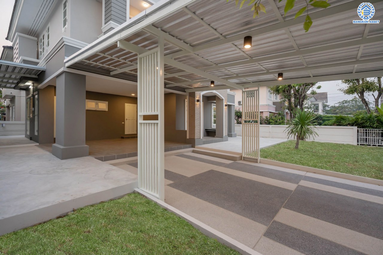 บ้านมือสองตกแต่งใหม่ โครงการ ราชพฤกษ์ บางบอน4 ตกแต่งหรูหรา เนื้อที่ 100.5 ตร.ว. ฟังก์ชัน 3 ห้องนอน 3 ห้องน้ำ จอดรถได้ 2 คัน พื้นที่ใช้สอย 343.94 ตร.ม. บนทำเลศักยภาพ เชื่อมต่อหลายเส้นทาง ใกล้เดอะมอลล์บางแค จุดขึ้นทางด่วน "พระราม2" และรถไฟฟ้าสายสีน้ำเงิน "สถานีหลักสอง"